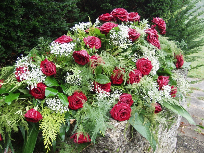 funeraire-VALLAURIS-min_roses-61203